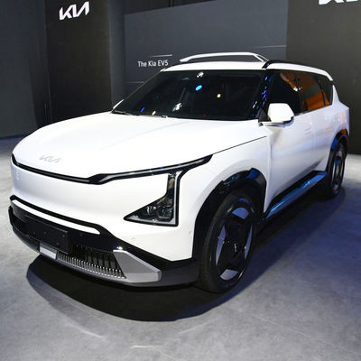 ราคาดี 2023 KIA EV5 ขับขวา 5 ที่นั่ง SUV รถไฟฟ้าหรู 700 กม. ระยะทางยาว และเวลาชาร์จเร็ว 27 นาที ออนไลน์